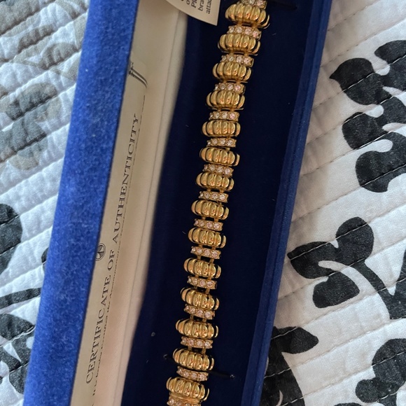 Jacqueline Bouvier Kennedy by Camrose & Kross Necklace - Picture 9 of 10